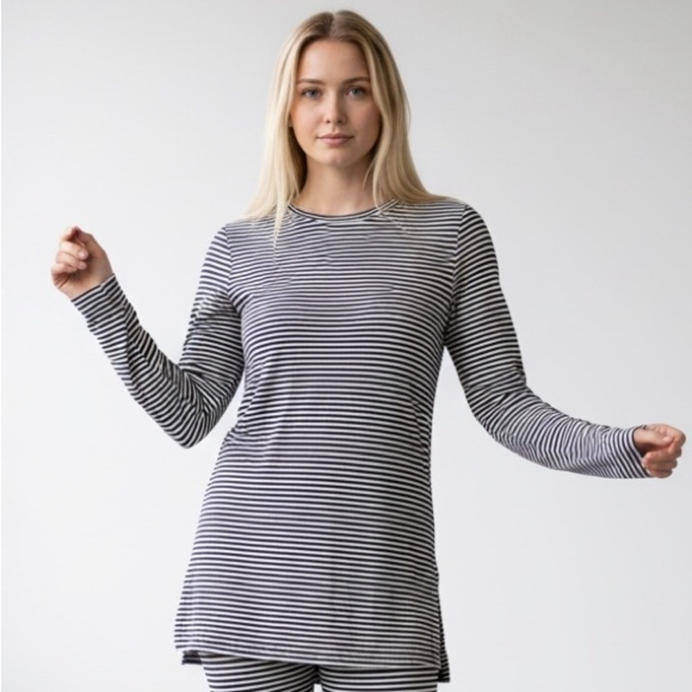 Athleta Women's Top Striped Hi-Lo Long Sleeve Black/White Top Size-M EUC